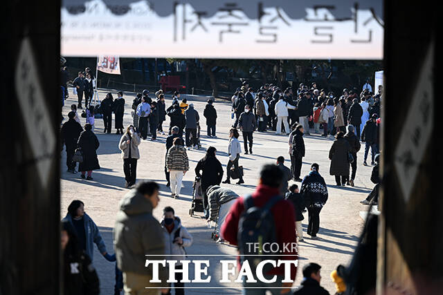 설축제로 북적북적한 남산한옥마을.