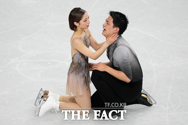 미우라 리쿠-기하라 류이치 조가 극적인 역전 우승으로 일본 최초의 올림픽 페어 금메달을 차지했다. /AP.뉴시스