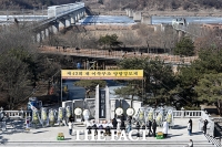  북녘 향해 차례 지내는 실향민 [포토]