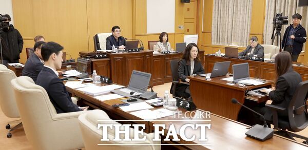 대전시의회 행정자치위원회는 19일 제294회 임시회 제1차 회의를 개최했다. /대전시의회