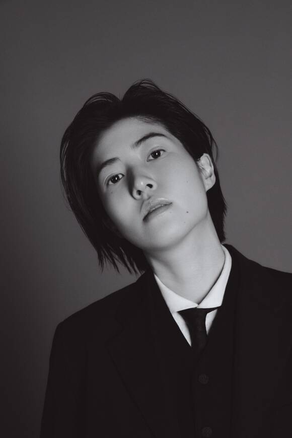 배우 심은경이 국립극단의 신작 연극 반야 아재 출연을 확정하며 국내 첫 연국 무대에 도전한다. /팡파레