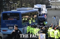  윤석열 탑승 호송차 법원 도착 [포토]