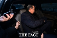  차량 탑승한 색동원 시설장 [포토]