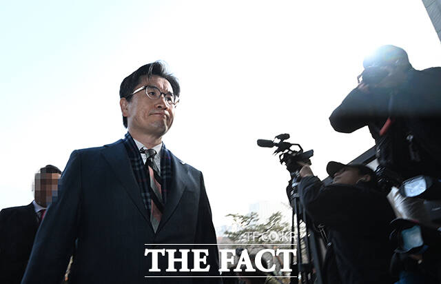 오동운 고위공직자범죄수사처장이 22일 오전 경기 과천시 공수처에 출근하고 있다. /과천=박헌우 기자