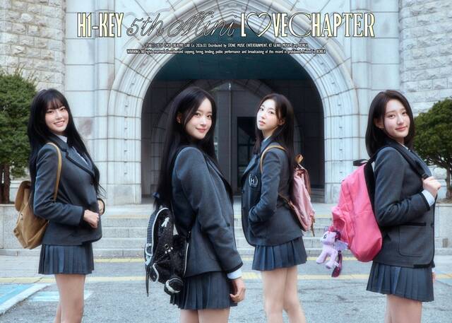 하이키가 다섯 번째 미니 앨범 LOVECHAPTER의 첫 번째 콘셉트 사진을 공개했다. /초이크리에이티브랩