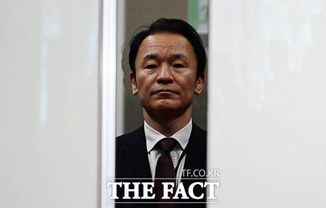 마츠오 히로타카 주한 일본대사관 총괄공사가 20일 오후 서울 종로구 외교부 청사로 초치되고 있다. /임영무 기자