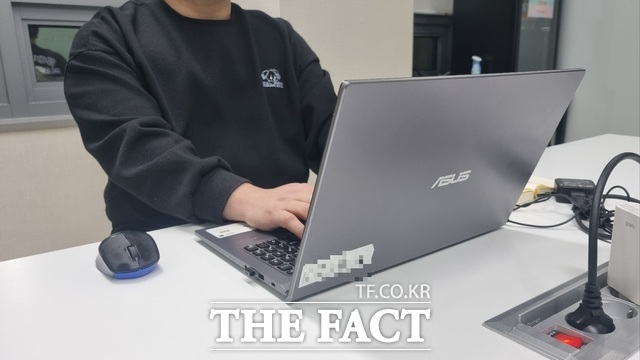 중소 상장사 공시 담당자 A씨가 최근 본지와 인터뷰를 통해 정부의 공시 의무화 기조에 대한 취지는 공감하면서도 의무화에 따른 현장의 현실적인 고충과 실효성에 대한 의문을 제기하고 있다. /이한림 기자