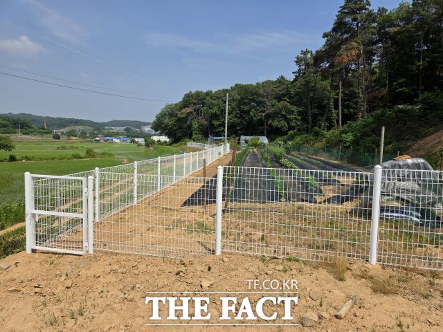 평택시 야생동물 피해 예방 시설 설치 지원사업 관련 사진. /평택시