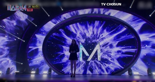 오디션의 생명력은 반복이 아니라 파격에서 나온다. 시청률 두 자릿수에 안주할 것인가, 다시 한 번 신드롬을 만들 것인가. 기로에 선 제작진의 결단이 그 어느 때보다 절실하다. /MBN '현역가왕3'