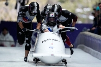  [동계올림픽] 봅슬레이 남자 4인승 김진수 팀, 올림픽 1·2차 시기 8위…메달권 추격