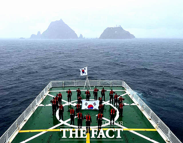 동해해경 3016함이 독도 인근 해상에서 해양영토 수호 의지를 다짐하고있다. /동해해경