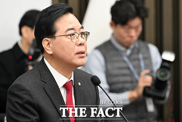 모두발언하는 송 원내대표.