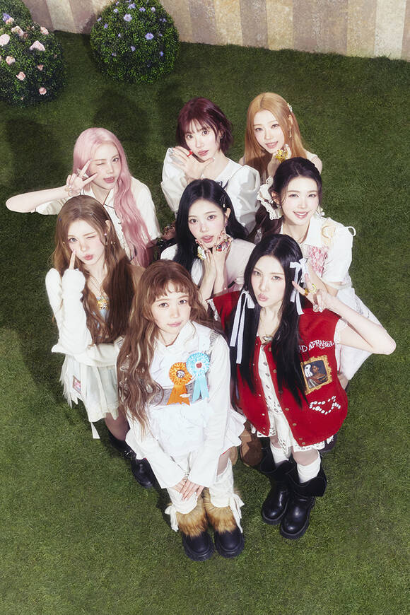 그룹 하츠투하츠는 'FOCUS'에 이어 신곡 'RUDE!'까지 하우스 장르를 앞세워 컴백했다. /SM엔터테인먼트