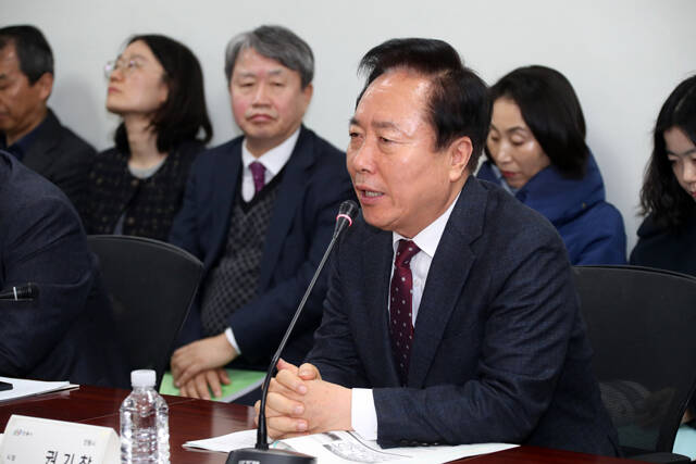 권기창 안동시장이 23일 국회의원회관에서 열린 국내 헴프산업 발전을 위한 규제개선 방안 모색 정책토론회에서 발언하고 있다. /안동시