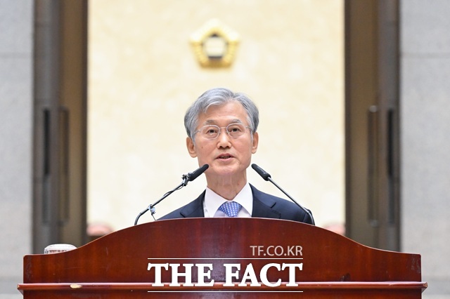 조희대 대법원장은 23일 더불어민주당의 사법개혁 3법 처리 방침을 놓고