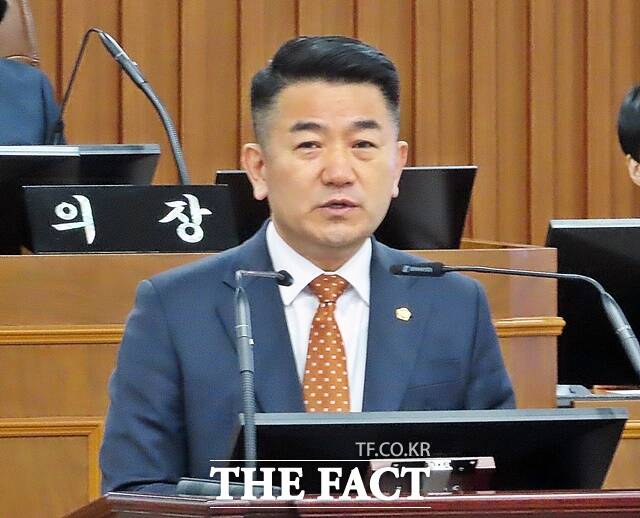 서원 논산시의회 의원이 23일 논산시의회 제270회 임시회 제1차 본회의에서 5분 자유발언을 하고 있다. /김형중 기자