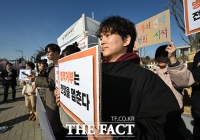  평화활동가 두부 '군대도 대체복부도 거부' [포토]