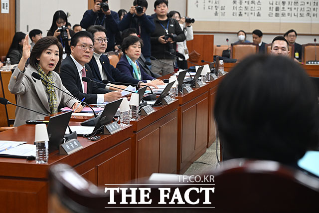 항의하며 이석한 국민의힘 의원들의 빈 자리.