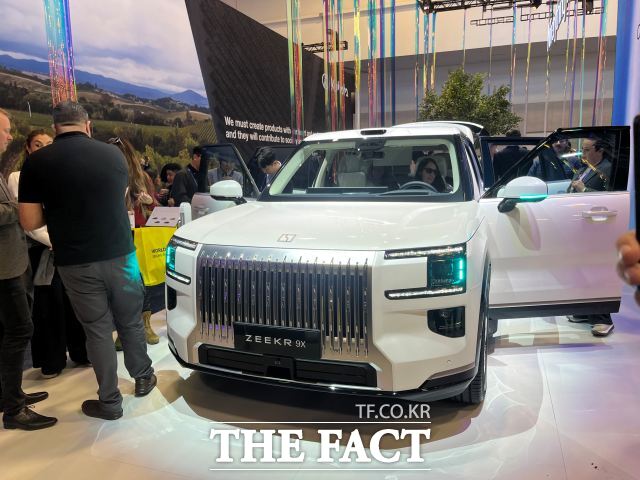 중국 지리자동차가 CES 2026에 전시한 지커 9X. /최의종 기자