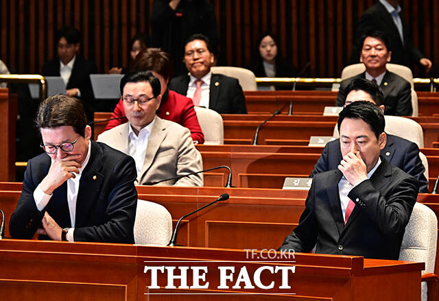 송언석 국민의힘 원내대표가 24일 오전 서울 여의도 국회에서 열린 의원총회에 참석해 모두발언을 하고 있다. /국회=배정한 기자