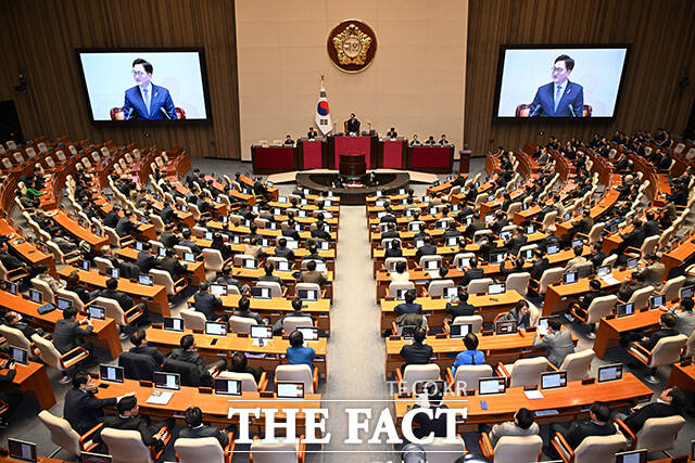 국회 차원에서 촉법소년 연령 하향 조정 문제에 대한 논의할지 미지수다. 국민의힘이 24일 민주당의 사법개혁안 처리에 강하게 반발하며 이번 주 상임위 일정을 전면 보이콧하는 등 여야의 대치가 첨예한 상황이다. /배정한 기자