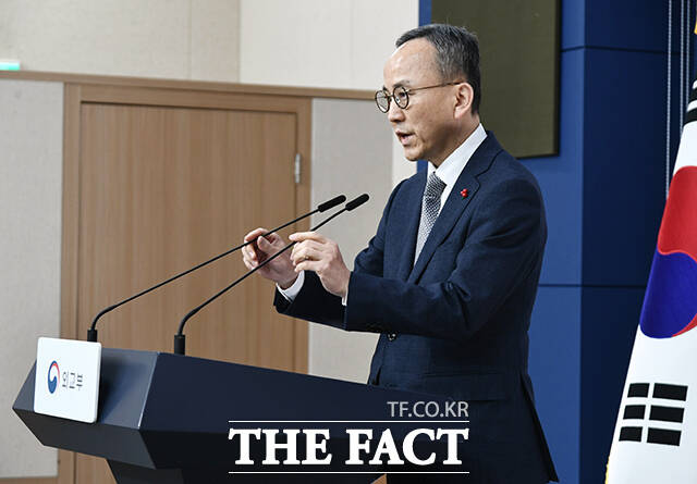 박일 외교부 대변인이 24일 오후 서울 종로구 외교부 청사에서 현안 관련 정례브리핑을 하고 있다. /박상민 인턴기자