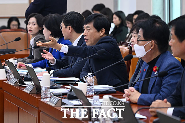 항의하며 이석한 국민의힘 의원들의 빈 자리.