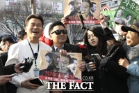  전한길, 안귀령 고발…