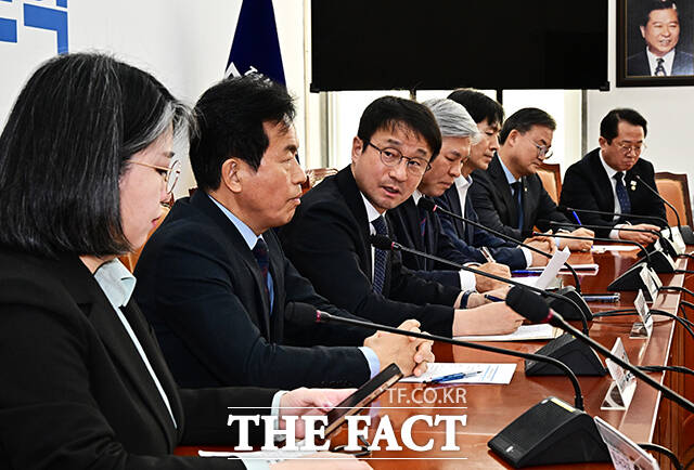 모두발언하는 한병도 더불어민주당 원내대표.