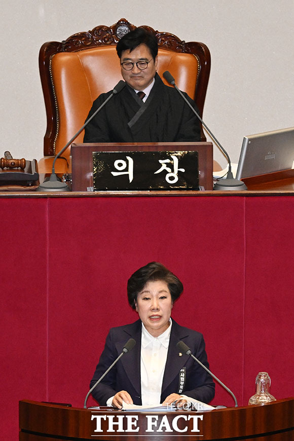 '3차 상법 개정안' 이어 '형법 개정안' 필리버스터 진행하는 국민의힘.