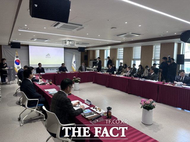 청양군이 25일 충남사회적경제혁신타운에서 민선 8기 4차년도 제4회 충남시장군수협의회를 열고 있다. /청양군