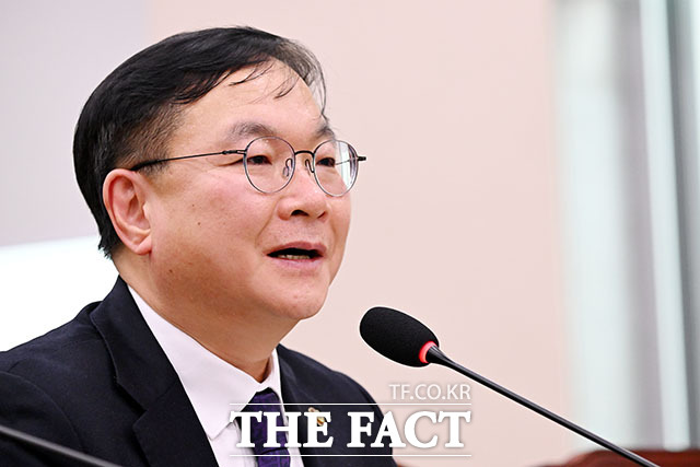 더불어민주당이 추진하는 '사법 3법' 국회 통과를 앞두고 전국 법원장 회의가 개최됐다. 사진은 박영재 법원행정처장/남용희 기자