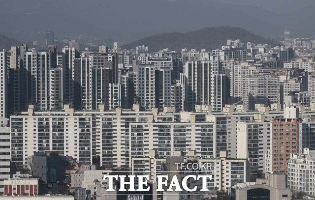 공사비 급등에 따른 고분양가에다 대출 규제가 맞물리면서 실수요자 선호도가 높은 경기도 성남 분당, 용인 수지 등에서도 미계약 물량 속출하고 있다./박헌우 기자