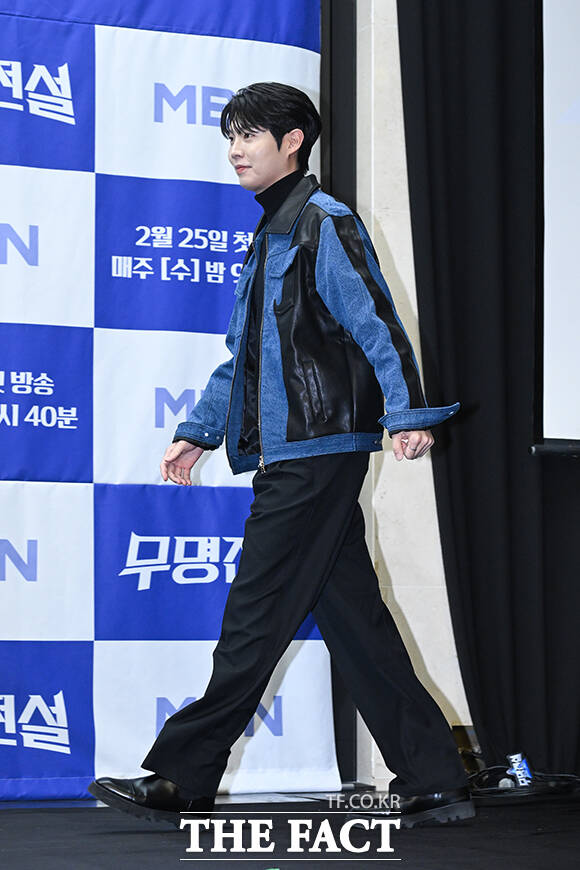 가수 손태진이 25일 오전 서울 마포구 상암 스탠포드호텔 코리아에서 열린 MBN 오디션 프로그램 ‘무명전설-트롯 사내들의 서열전쟁’ 제작발표회에 참석해 포즈를 취하고 있다. /서예원 기자