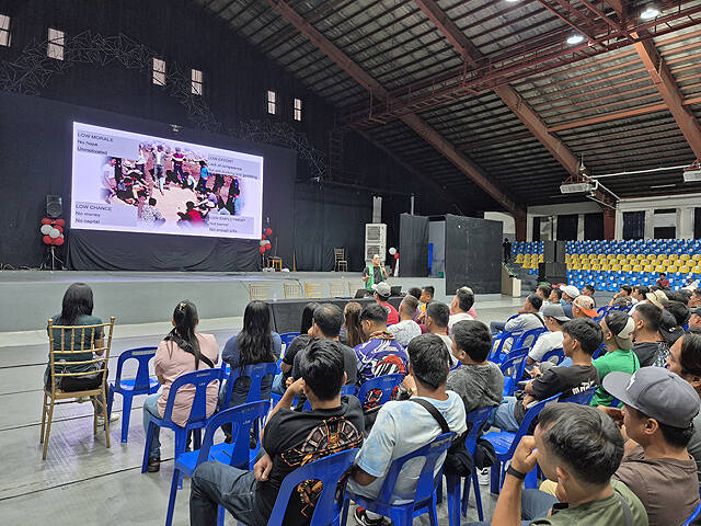 영주시는 경상북도 새마을재단 및 필리핀 로살레스시와 협력해 문화 디지털 새마을 시범사업을 본격 추진한다. 입교식 모습. /영주시