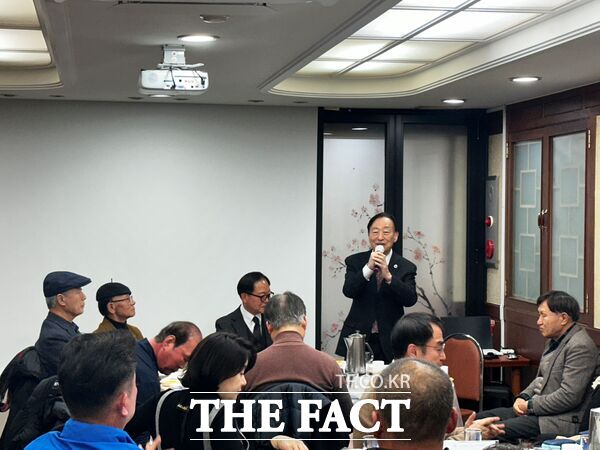 아노복지재단이 24일 대전 탄방동 중식당 태원에서 2026년도 1차 정기 총회를 개최했다. 설동호 대전시교육감이 축사를 하고 있다. /아노복지재단