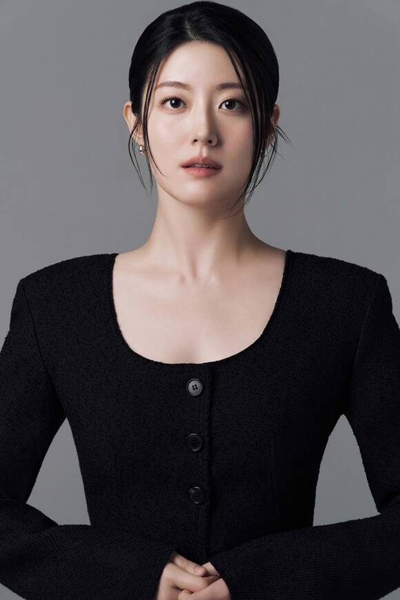 배우 남지현이 최근 서울 강남구 한 카페에서 <더팩트>와 만나 KBS2 토일 미니시리즈 '은애하는 도적님아' 종영 기념 인터뷰를 진행했다. /매니지먼트 숲