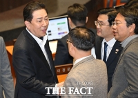  내일 경찰 출석 앞둔 김병기, 여유로운 미소 [TF포착]