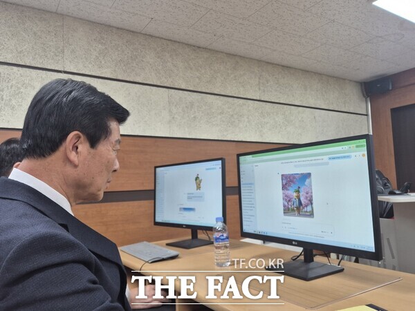 충남 금산군이 간부공무원들을 대상으로 2026년 생성형 인공지능 실습 교육을 진행한 모습. /금산군