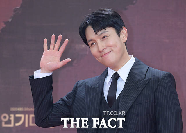 배우 김동완이 성매매 합법화를 주장해 논란을 빚은 데 이어 걱정 말라며 자신의 입장을 밝혀 눈길을 끌었다. /박헌우 기자