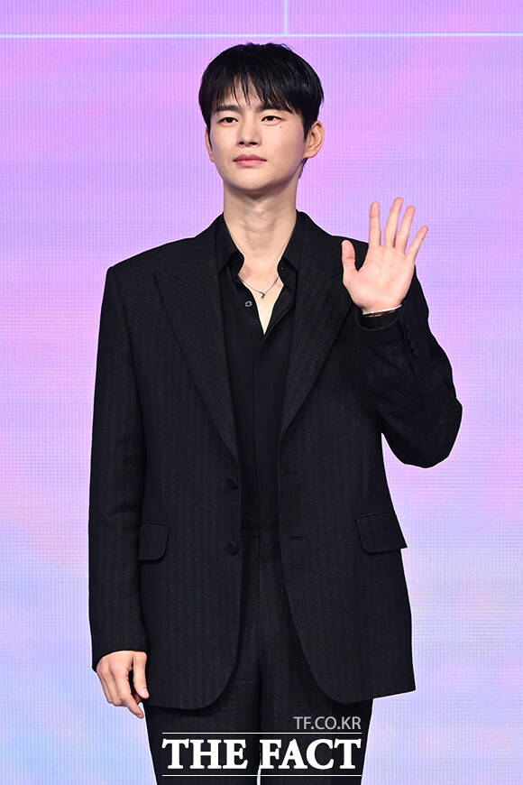 배우 서인국이 26일 오전 서울 종로구 JW 메리어트 동대문 스퀘어에서 열린 넷플릭스 새 시리즈 ‘월간남친’ 제작발표회에 참석해 포즈를 취하고 있다. /김성렬 기자