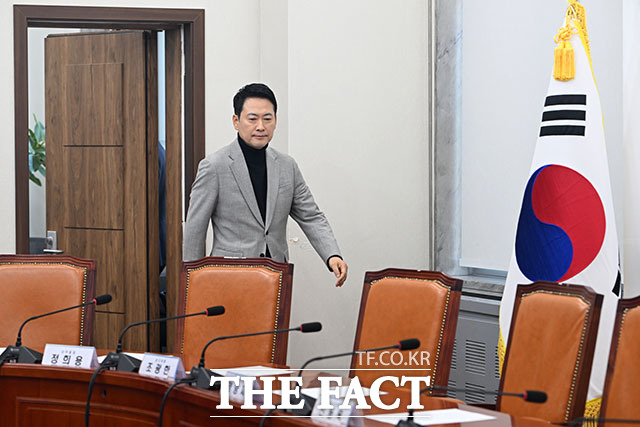'원내대표 없는 최고위원회의' 속 타는 장 대표.