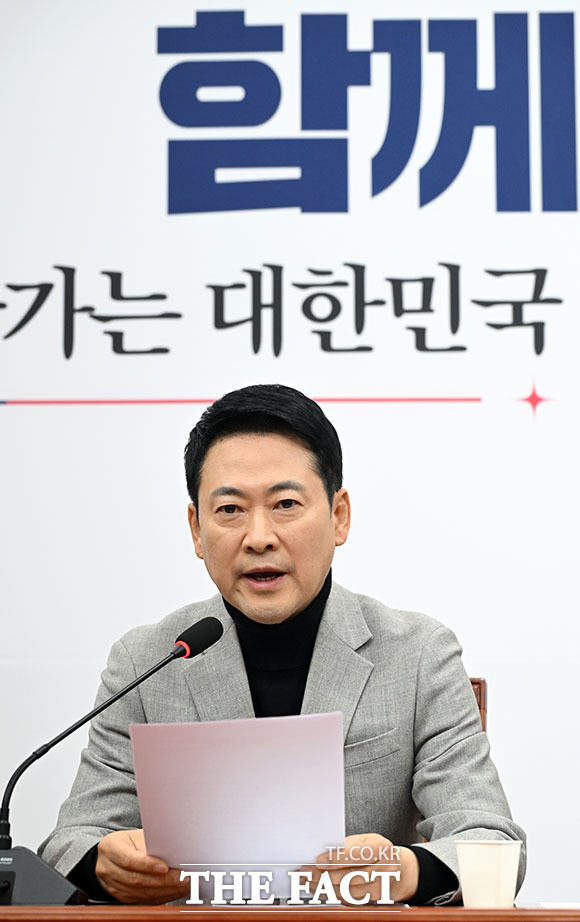 '원내대표 없는 최고위원회의' 속 타는 장 대표.