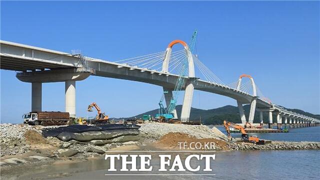 영종~신도 평화도로 건설공사 교량 /인천시