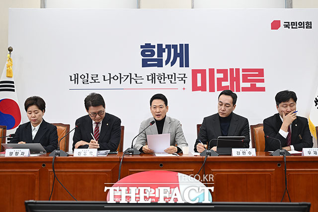 '원내대표 없는 최고위원회의' 속 타는 장 대표.