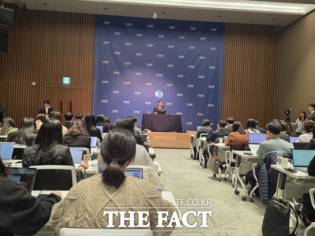 26일 오전 금융통화위원회 통화정책방향 회의 후 기자간담회가 이어졌다. /이선영 기자