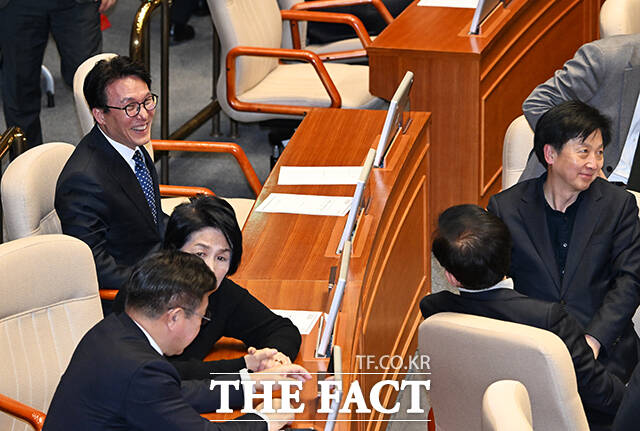 김민석 국무총리가 26일 서울 여의도 국회에서 열린 제432회 국회(임시회) 제8차 본회의에 참석해 환한 미소를 짓고 있다. /국회=배정한 기자