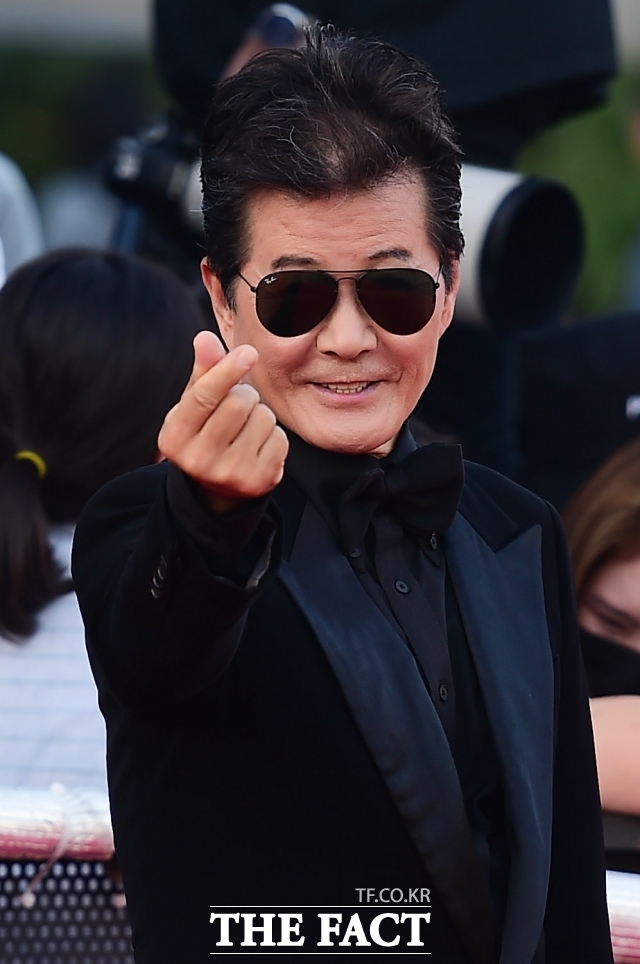 정치적 행사 출연을 거부하고 강력 대응방침을 밝힌 가수 태진아, 그는