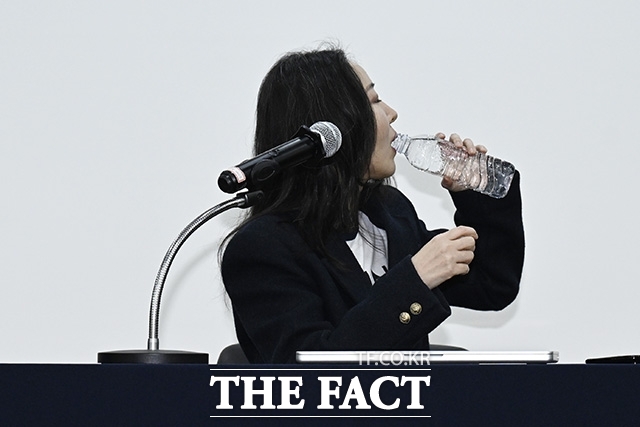 방송을 통해 연예인 못지 않은 폭넓은 인지도를 갖고 있는 의사이자 방송인 여에스더가 26일 공개된 디즈니플러스 '운명전쟁49'에서 난치성 우울증으로 '자발적 안락사'까지 고민해왔다고 고백해 충격을 안겼다. /더팩트 DB