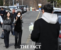  이부진-홍라희, 서울대 입학식서 '영락없는 아들-손주 바보' [TF사진관]